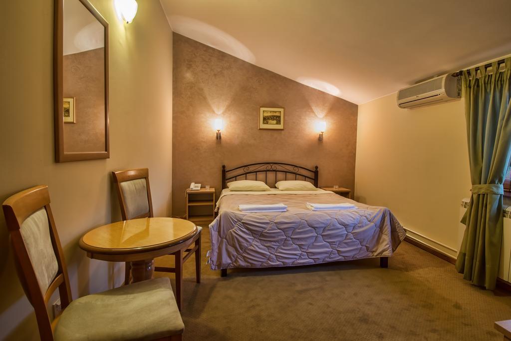 Konak Vukasinovic Hotel Belgrado Quarto foto